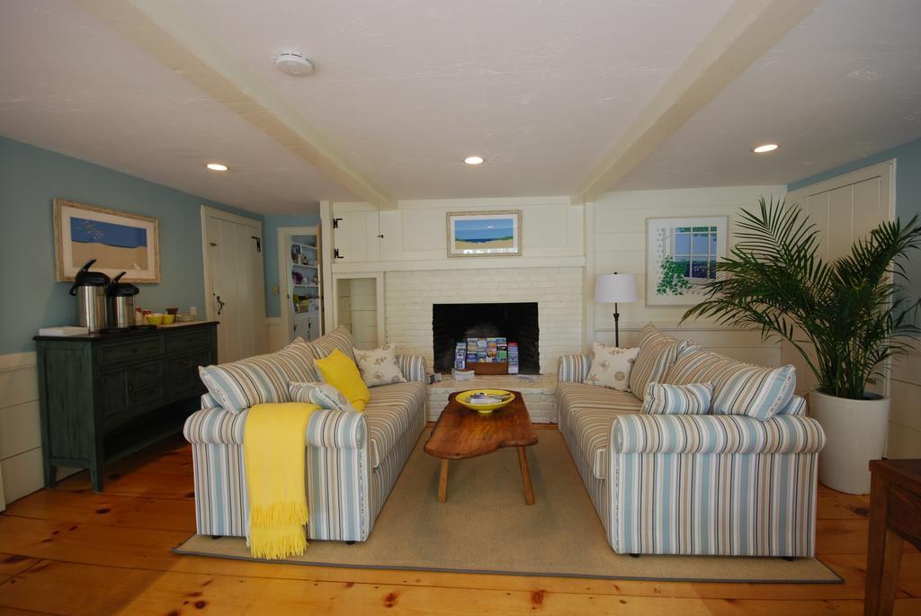 Chatham Seafarer Inn Εξωτερικό φωτογραφία